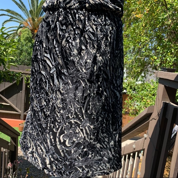 BADGLEY MISCHKA Velvet Burnout Beaded Mini Dress - Picture 7 of 11